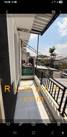 Foto Ruko disewakan di Kerten, Laweyan, Ruko Id: 8207