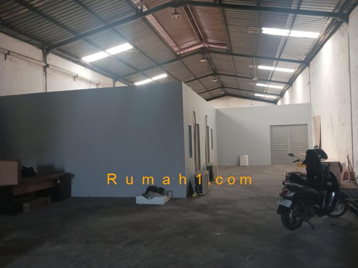 Foto Gudang dijual di Pergudangan Margomulyo Permai, Gudang Id: 8562