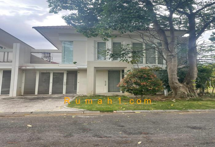 Foto Rumah dijual di Santiago Rosa Pakuwon city, Rumah Id: 8605