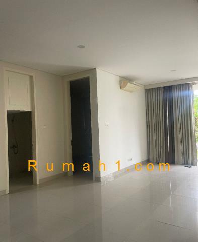 Foto Rumah dijual di Santiago Rosa Pakuwon city, Rumah Id: 8605