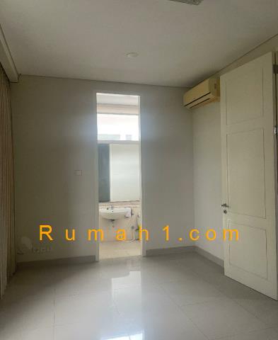 Foto Rumah dijual di Santiago Rosa Pakuwon city, Rumah Id: 8605