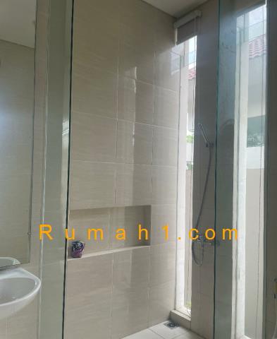 Foto Rumah dijual di Santiago Rosa Pakuwon city, Rumah Id: 8605