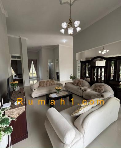 Foto Rumah dijual di Bendogerit, Sanan Wetan, Rumah Id: 8780