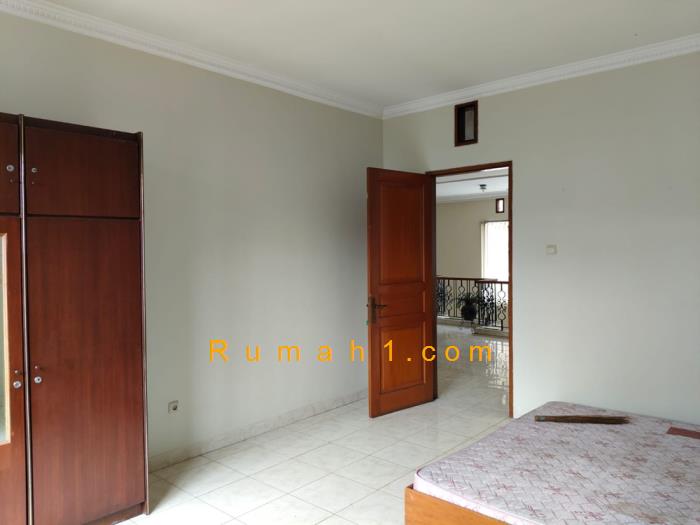 Foto Rumah dijual di Komplek Idi Adiadimadja, Rumah Id: 8797