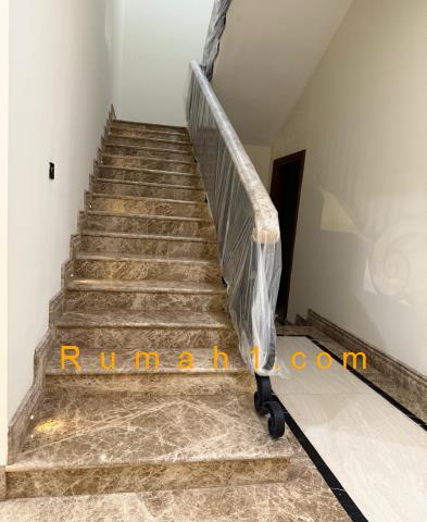 Foto Rumah dijual di Graha Family Dukuh Pakis, Rumah Id: 8798